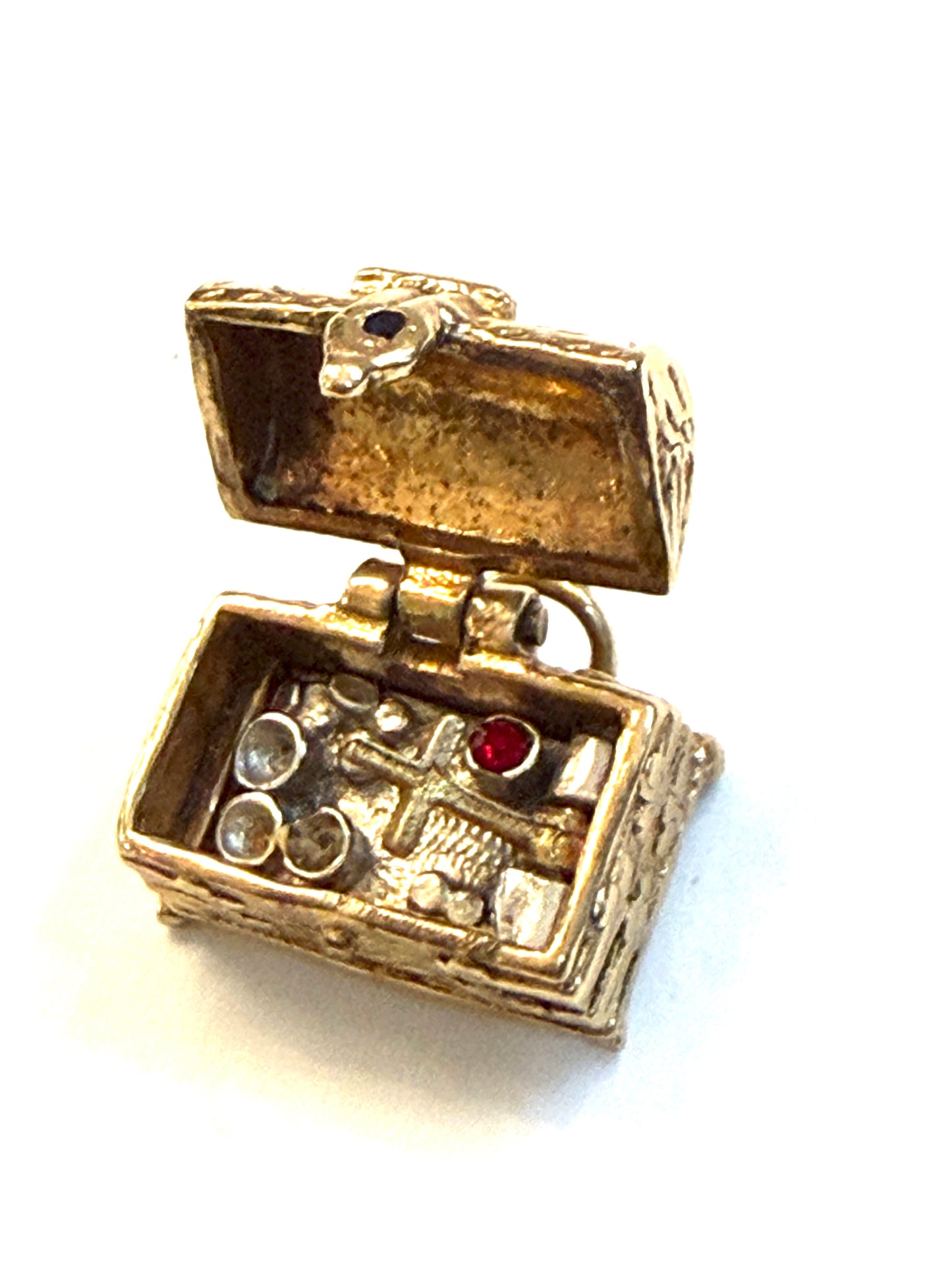 9ct vintage treasure chest charm opening charm circa 1986 3.9g