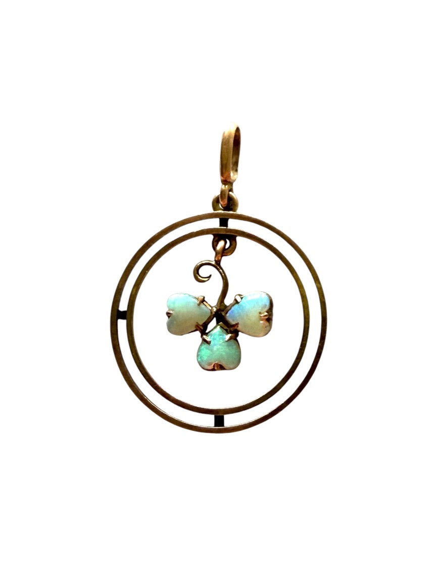 9ct 1920s vintage rose gold pendant withan opal three leaf clover in centre 1.46g