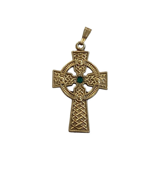 9ct vintage Celtic cross with an emerald