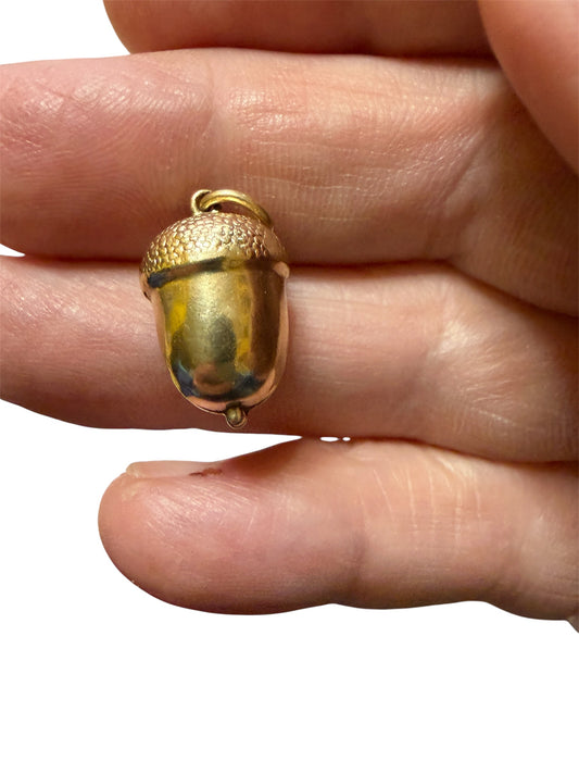 9ct vintage acorn charm circa 1964 by WHC 1.03g