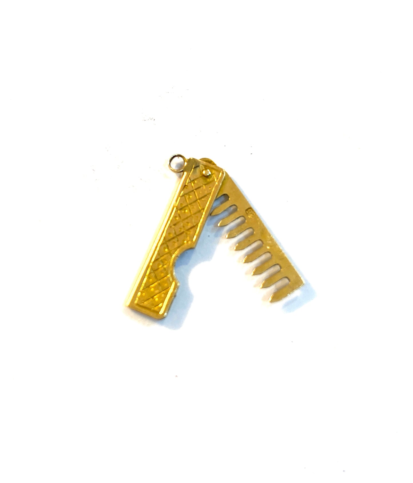 9ct vintage opening comb charm