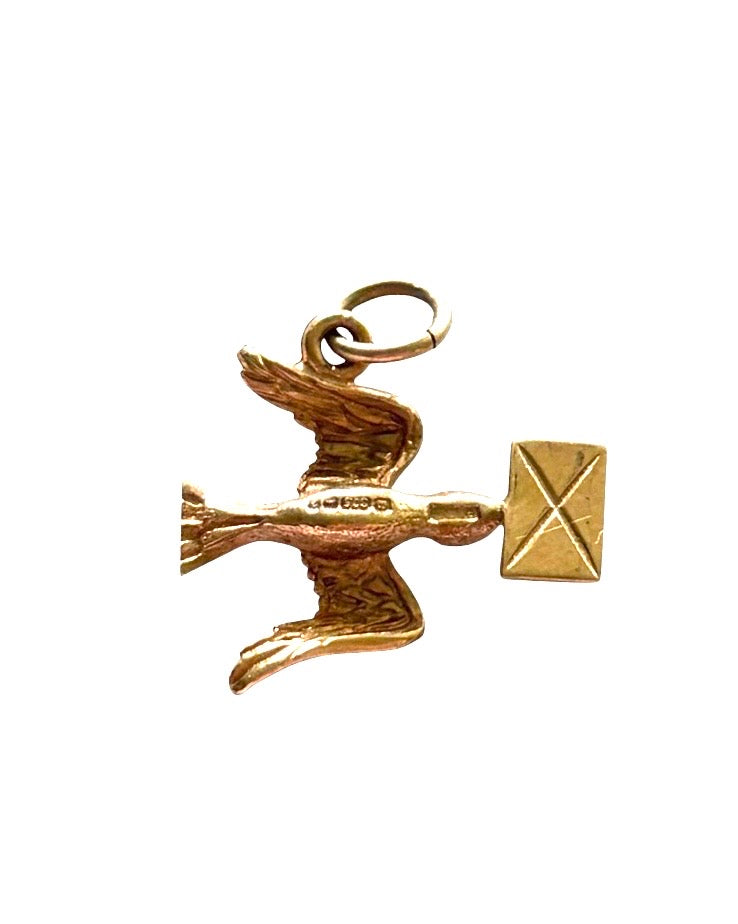 9ct vintage dove with letter charm 1.22g