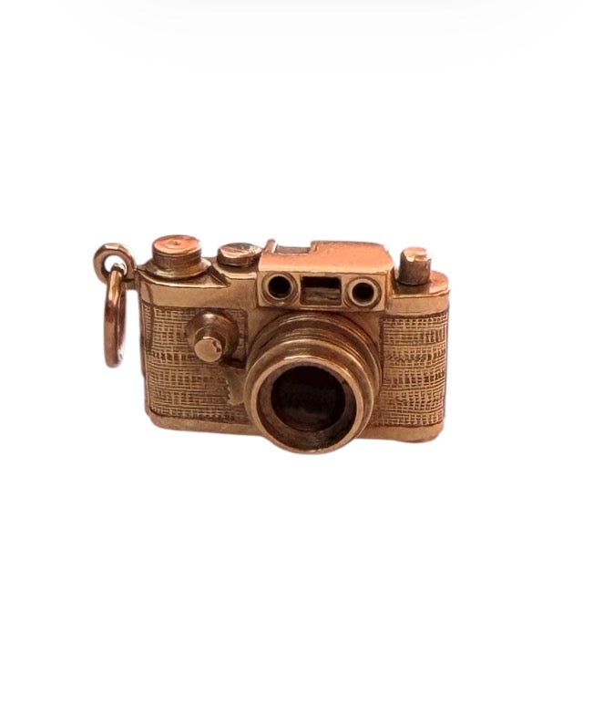 9ct vintage cmera charm. opening camera charm circa 1969. 9.47g