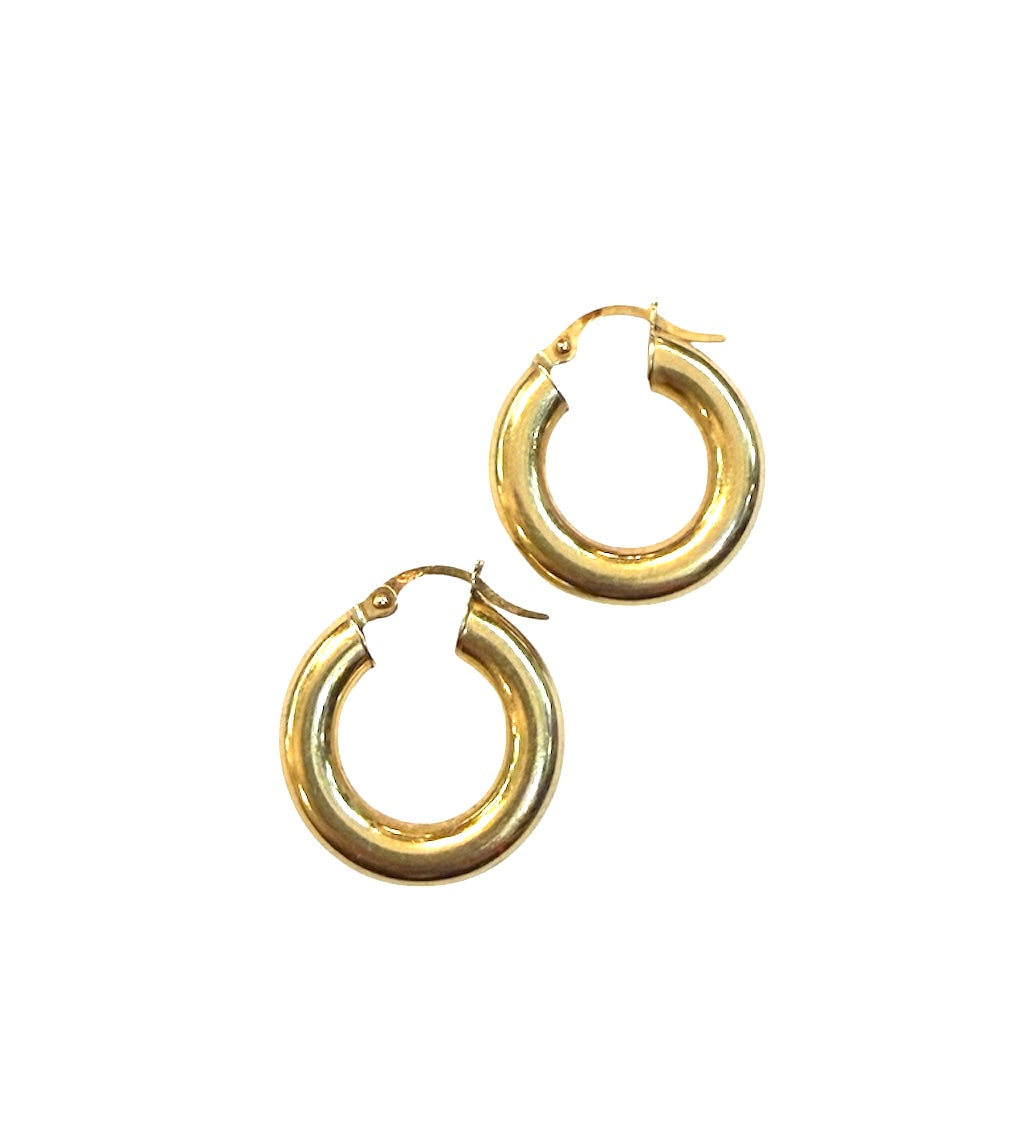 18ct 750 pre owned hoop earrings 2.