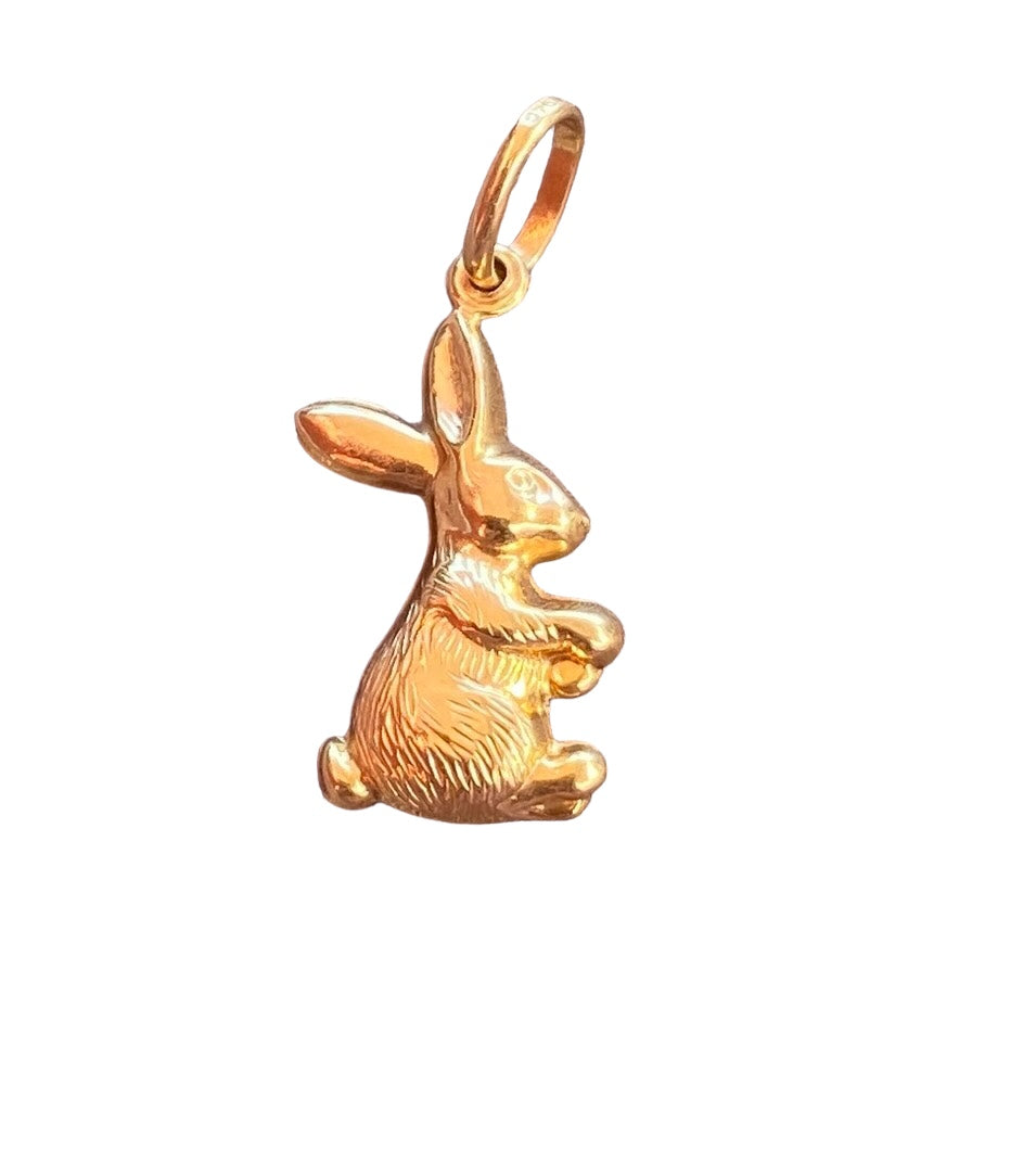 9ct yellow gold rabbit / hare charm. Hollow