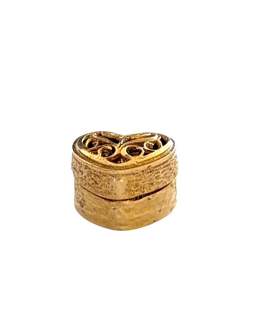 9ct vintage heart box charm, opening with a trilogy ring inside , 4.20g maker G&H