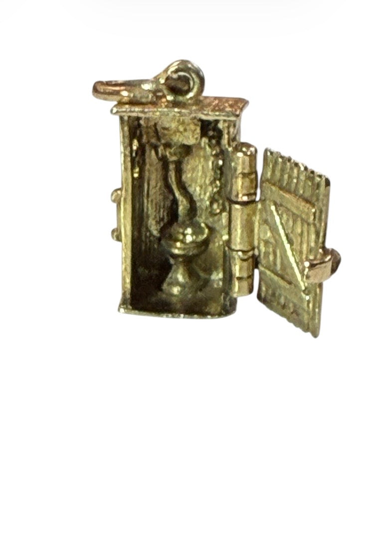 9ct vintage outdoor toilet W.C charm circa 1967 signed chim. 4.17g