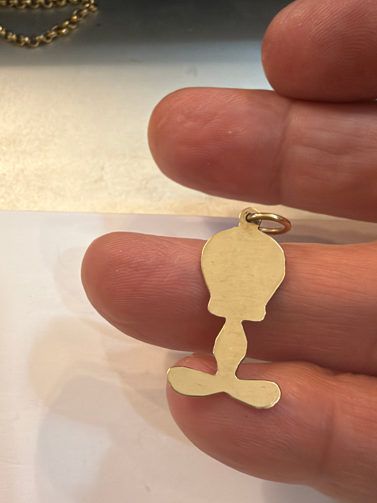 9ct vintage preownedtweety pie charm / pendant 1.16