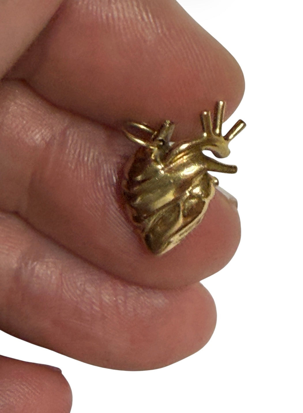 9ct preowned realistic heart charm / pendant 3.93g