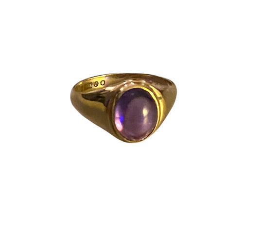 9ct vintage ring. cabochon amethyst, signet ring, pinky ring N 1/2