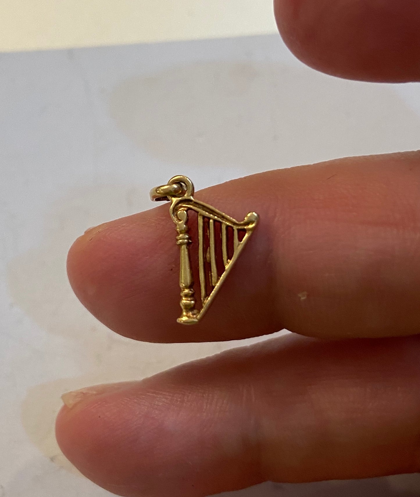 9ct vintage harp charm small