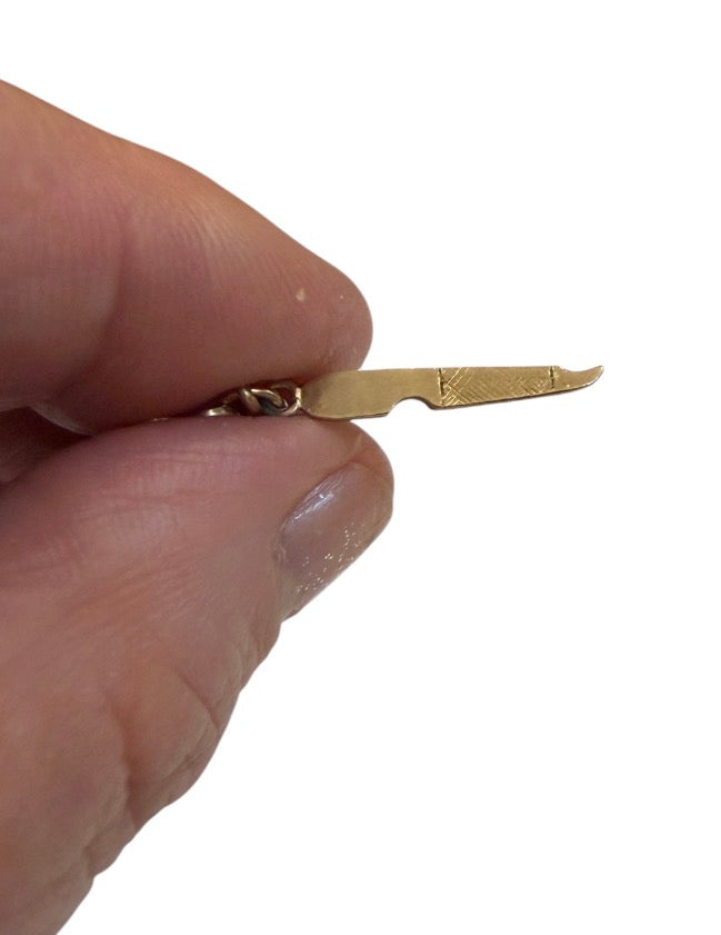 9ct vintage scissor, nail file and tweezers. circa 1965 by Fm