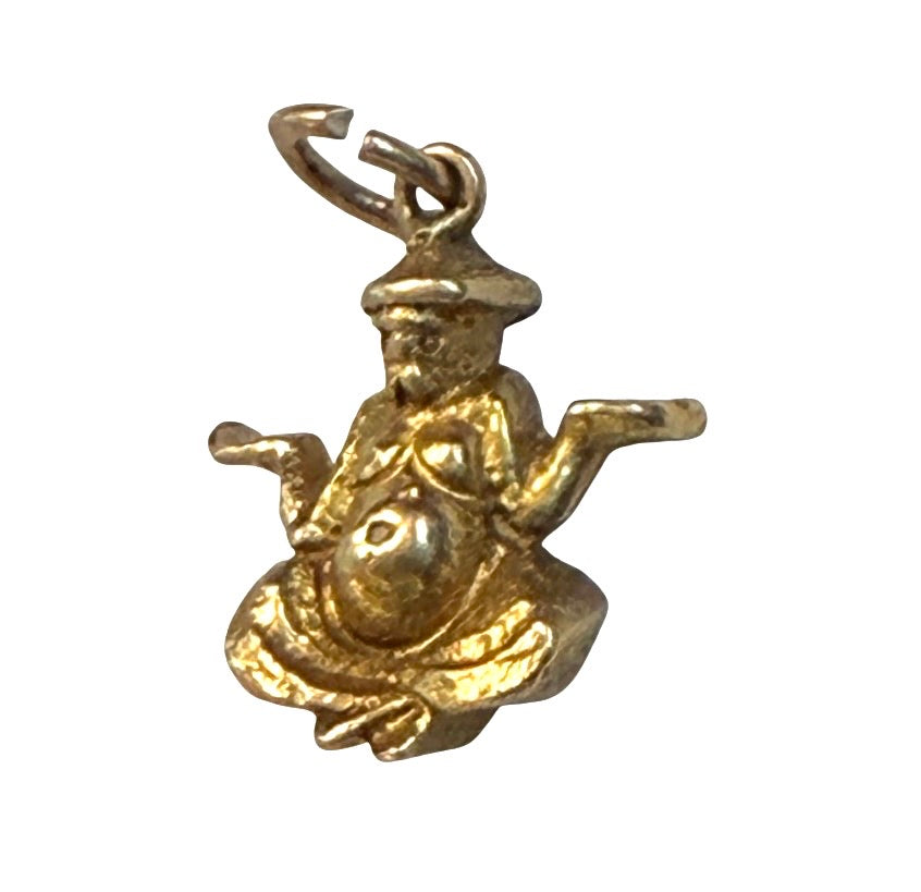 9ct vintage buddha charm in Mudra position, 2.4g 3D