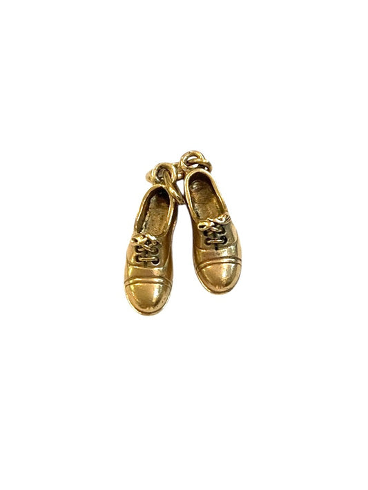 9ct vintage brogue shoes charm, circa 1959 chester 2.7g