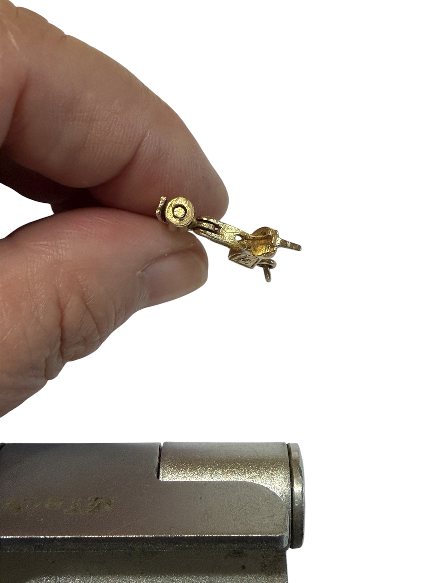 9ct vintage articulated pistol charm circa 1964 3.0g