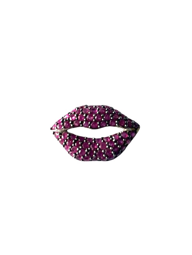 9ct vintage / pre owned ruby lips pendant charm,