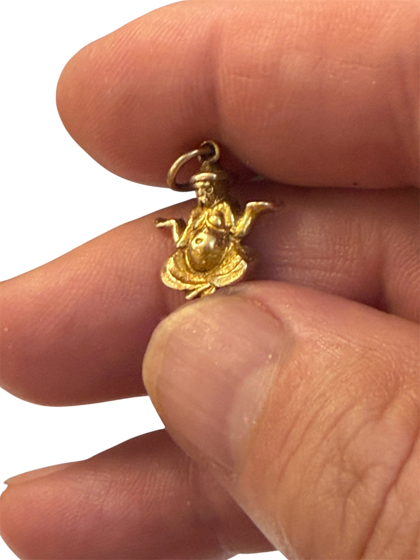 9ct vintage buddha charm in Mudra position, 2.4g 3D