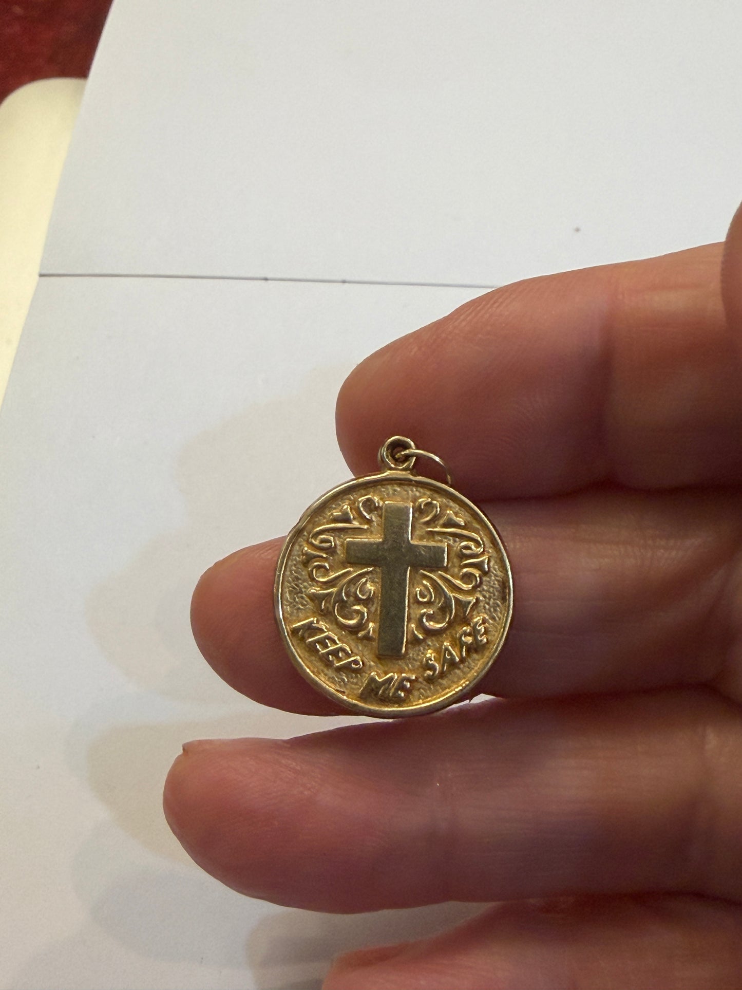 9ct st christopher charm / pendant with keep me safe on the reverse.