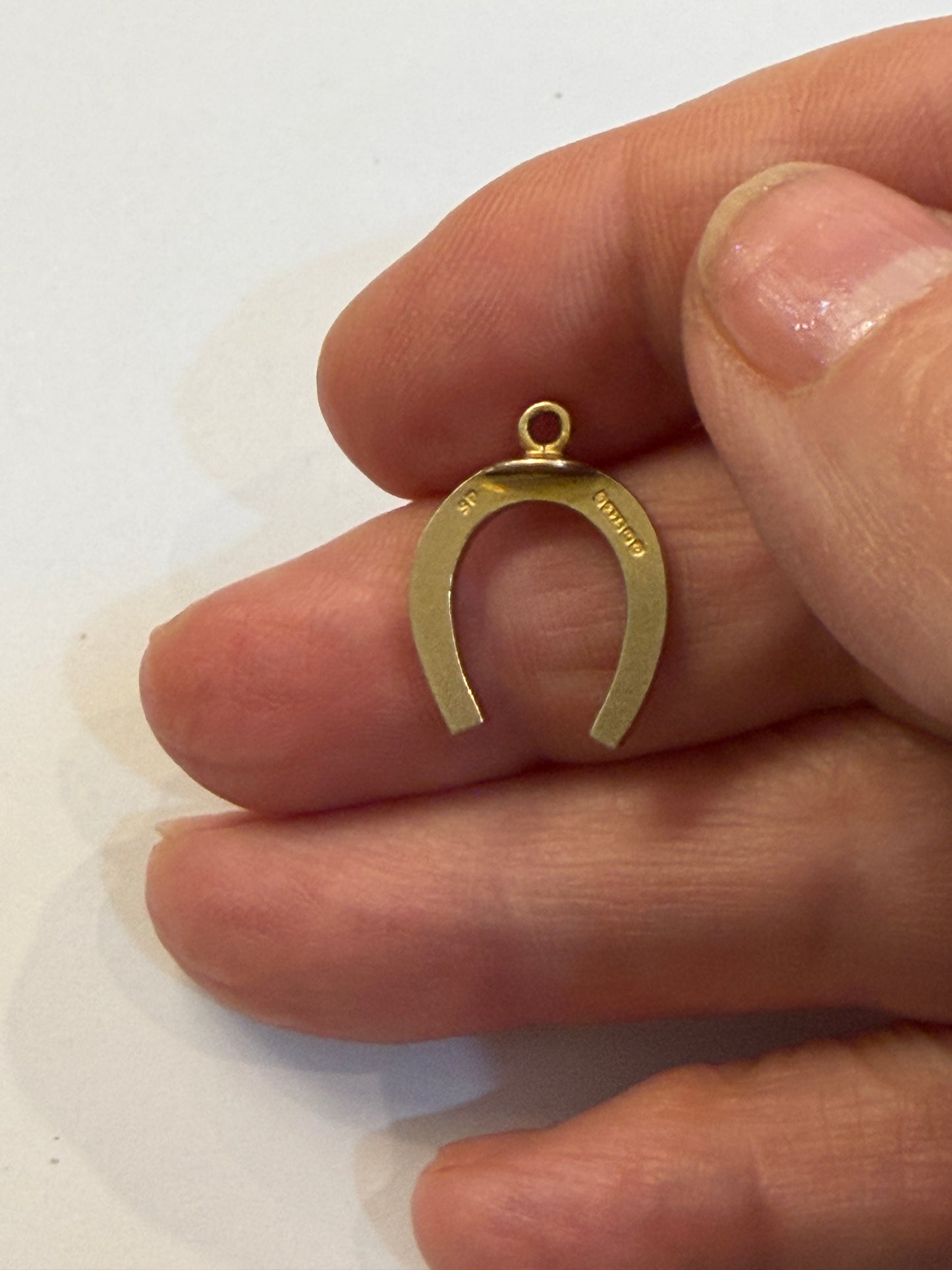 9ct vintage horseshoe pendant circa 1963