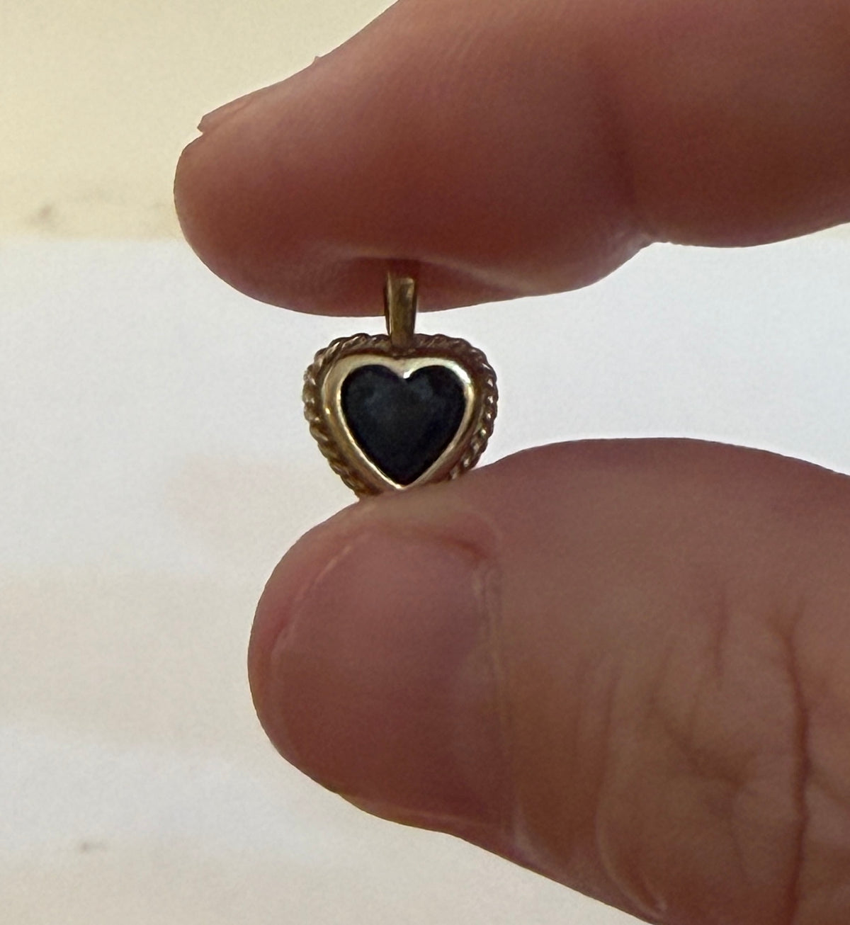 9ct vintage sapphire heart charm / pendant 0.61g