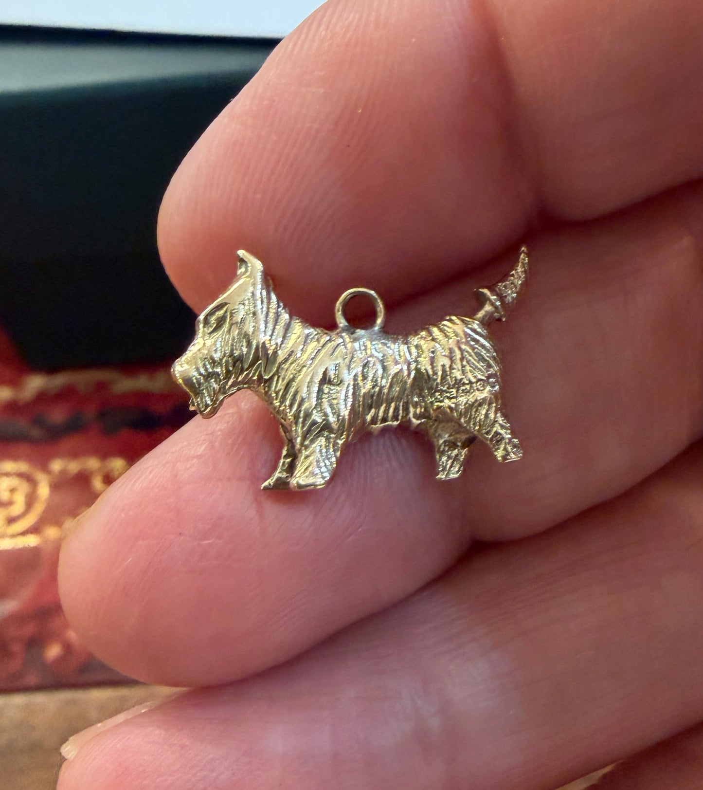9ct vintage west charm , articulated , london 1960