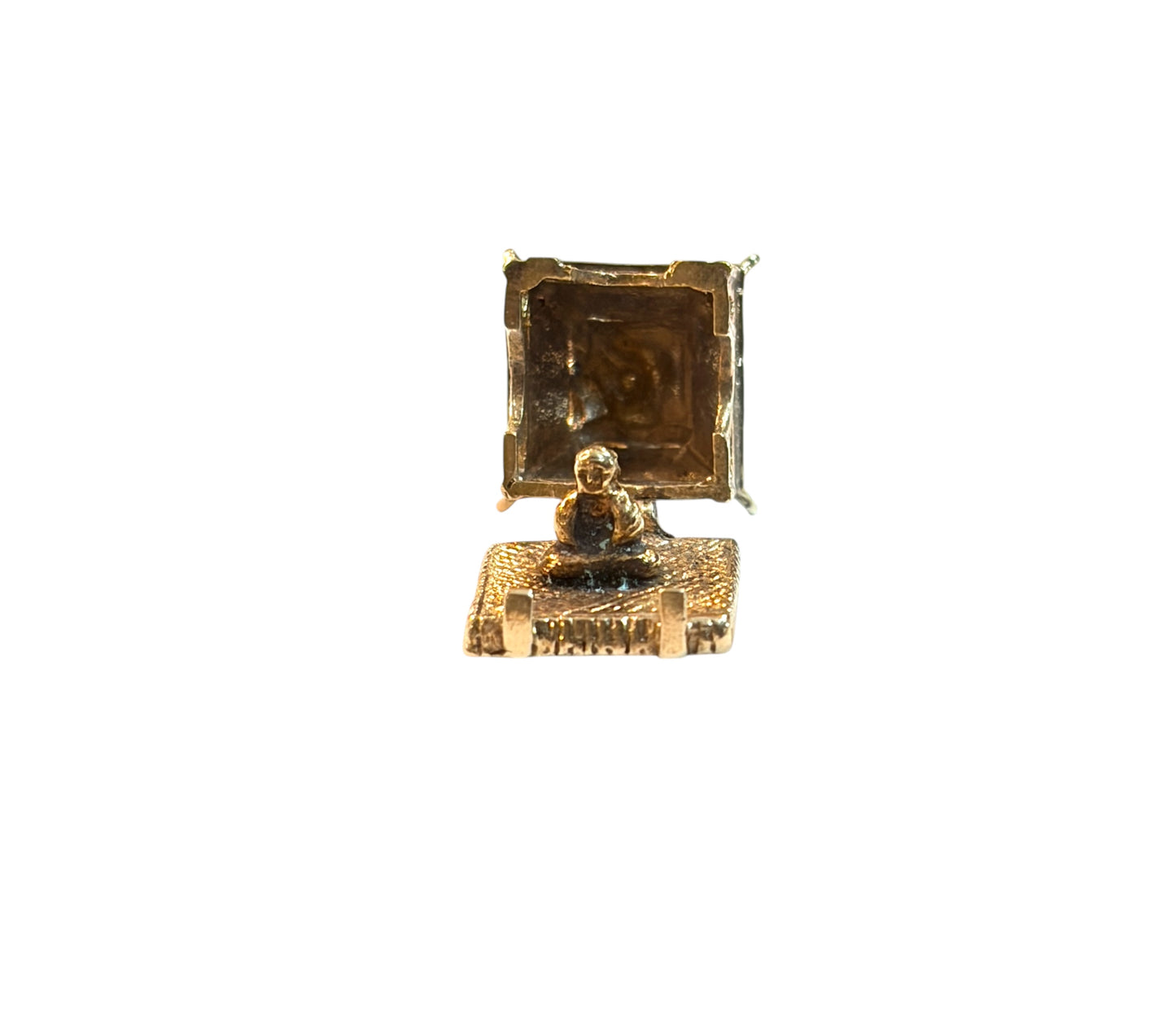 9ct vintage buddist temple charm with buddha inside 4.10g