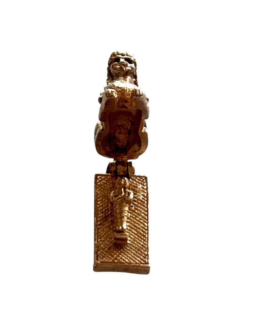 9ct vintage sphinx charm with mummy inside circa 1959 birmingham 3.0g