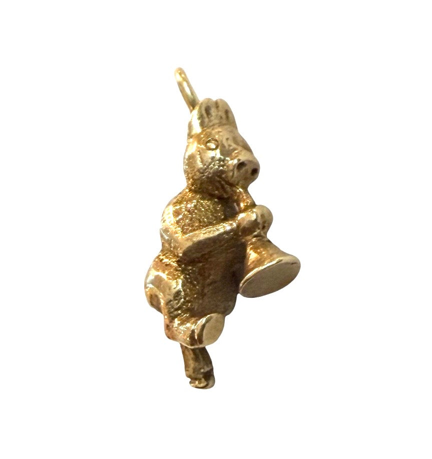 9ct vintage pig with trumpet charm. solid gold 3.15g