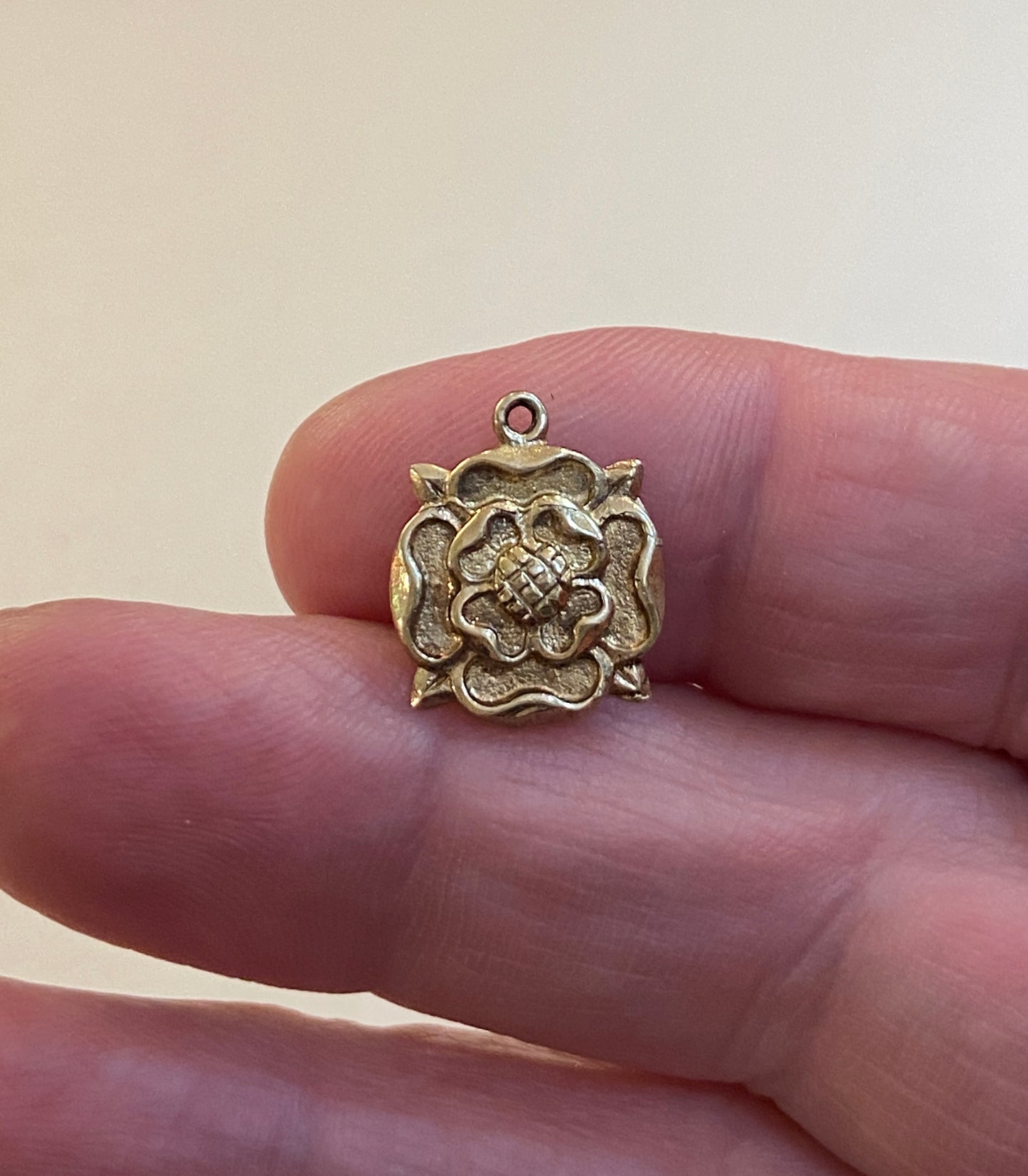9ct vintage English rose charm circa 1979