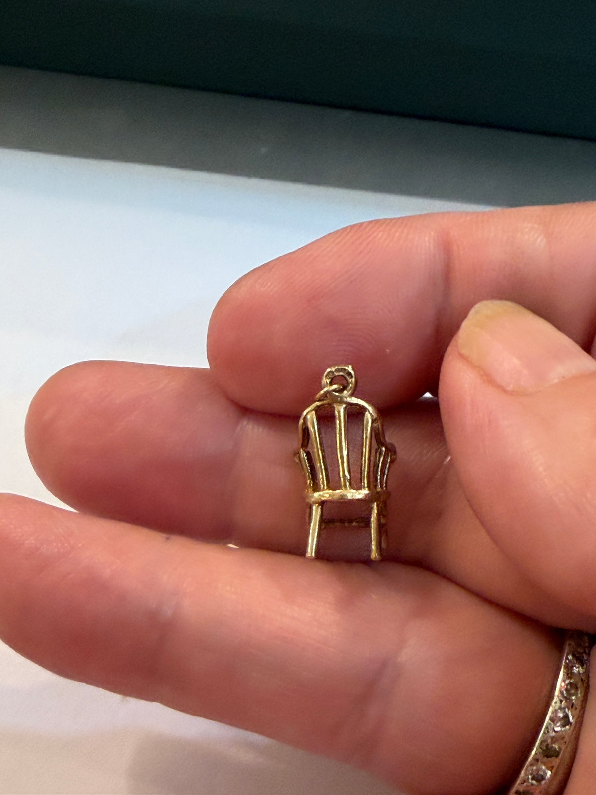 9ct vintage chair charm, 1.33g