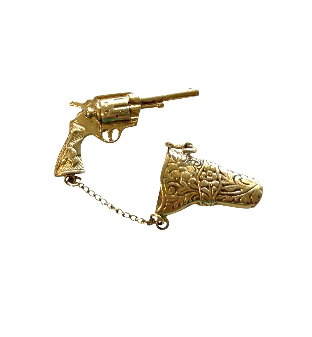 9ct vintage charm, revolver and holster charm / pendant  5.35g
