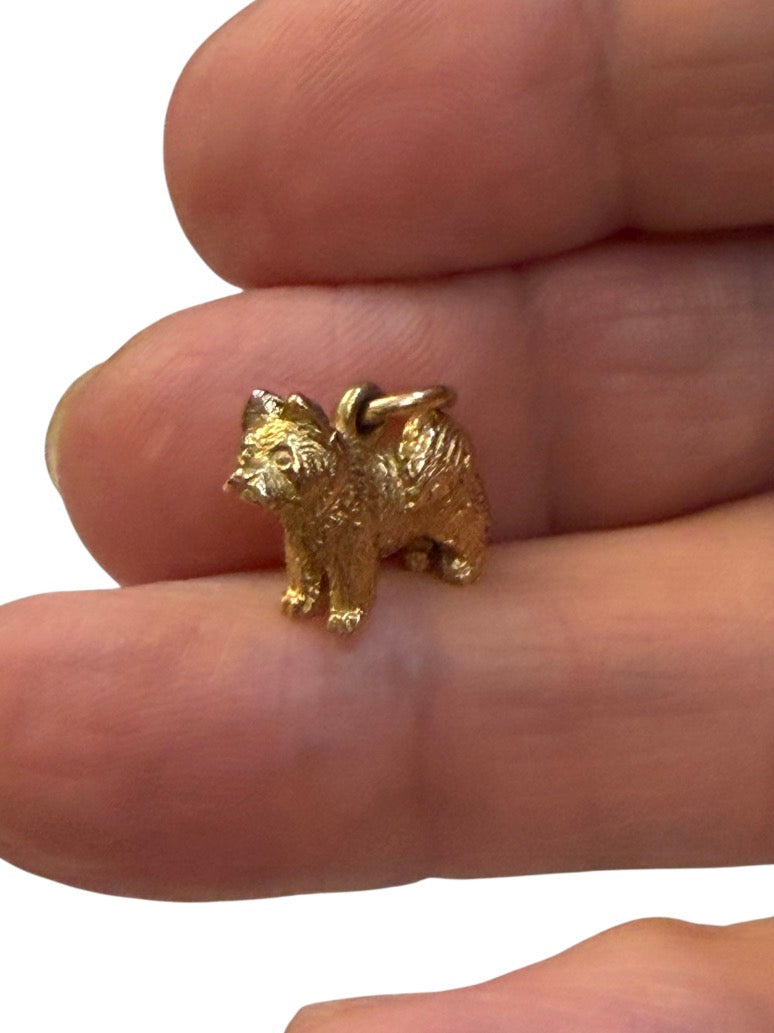 9ct vintage chow chow dog charm circa 1959 3.0g