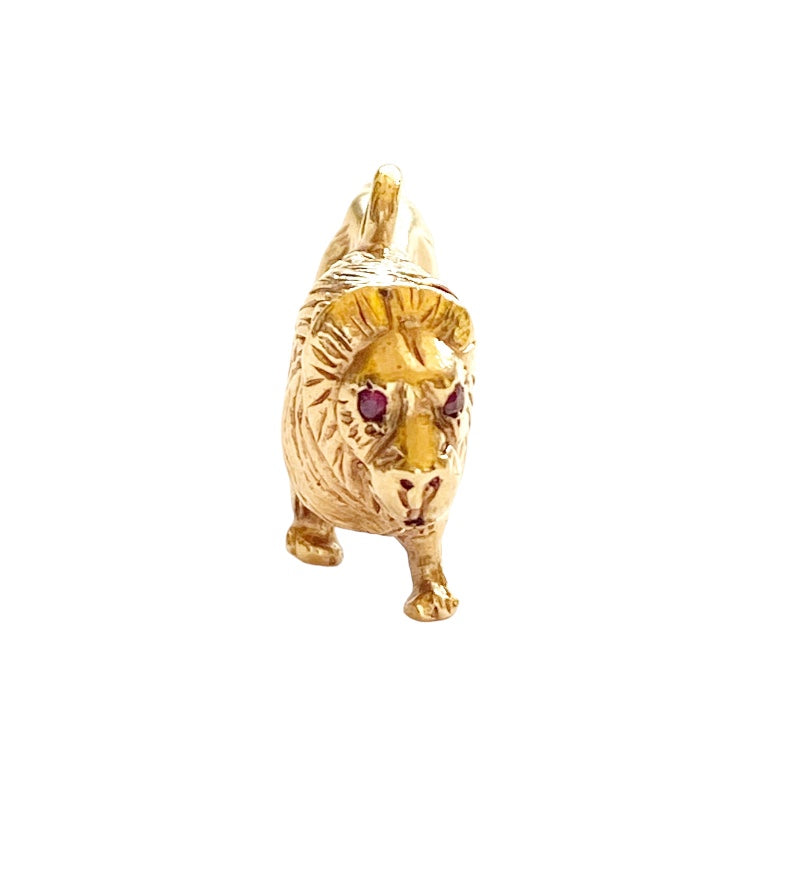 9ct vintage lion charm with ruby eyes heavy 20.4g circa 1965