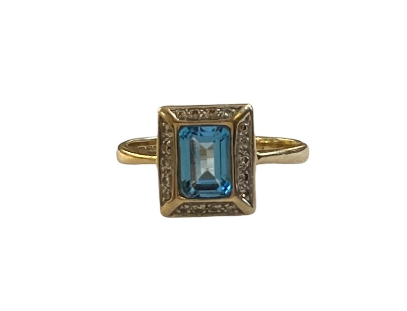 9ct preowned topaz and diamond ring  yellow gold