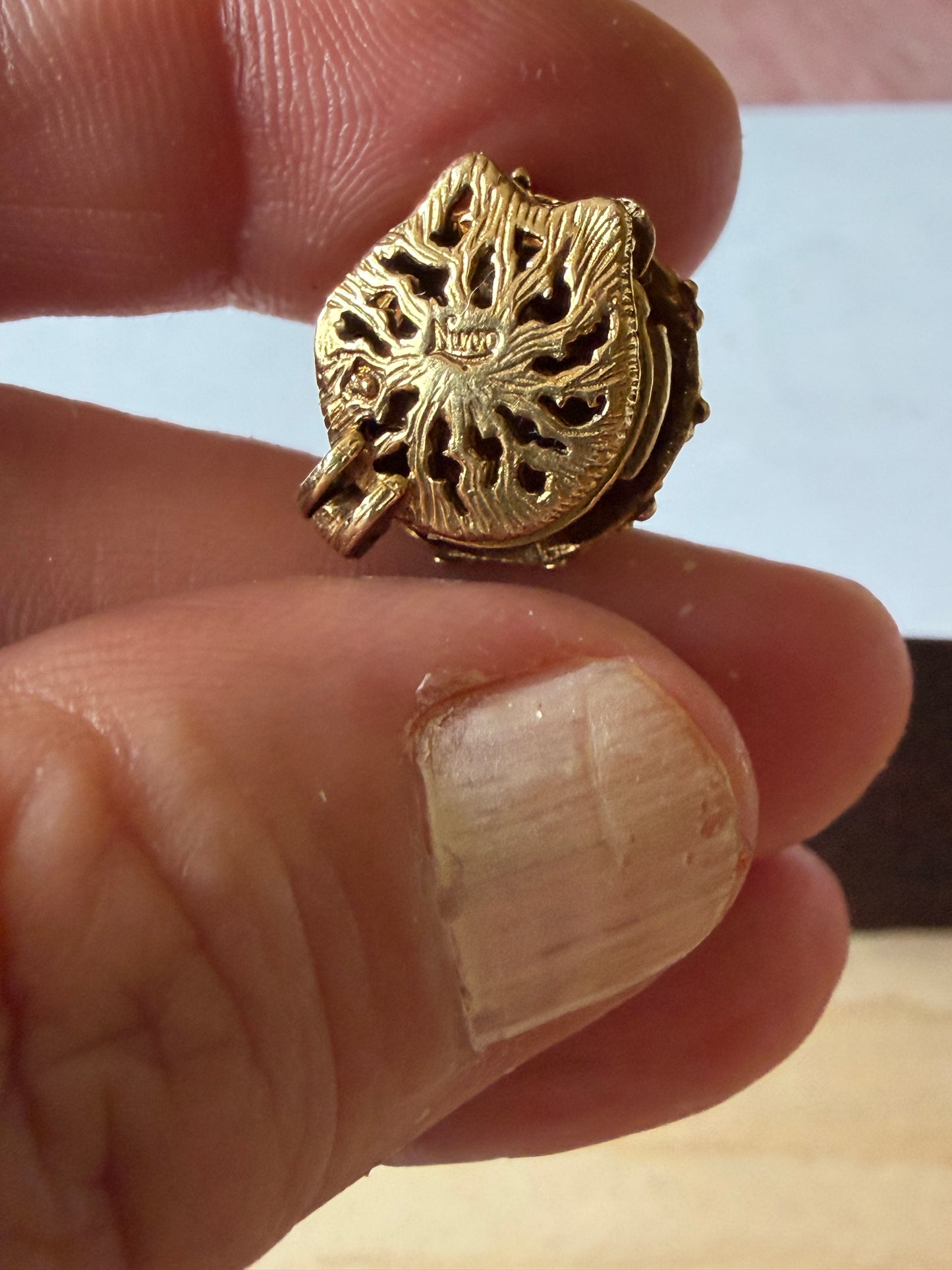 9ct rare vintage rabbit house charm, circa 1970 by NUVO 5.41g