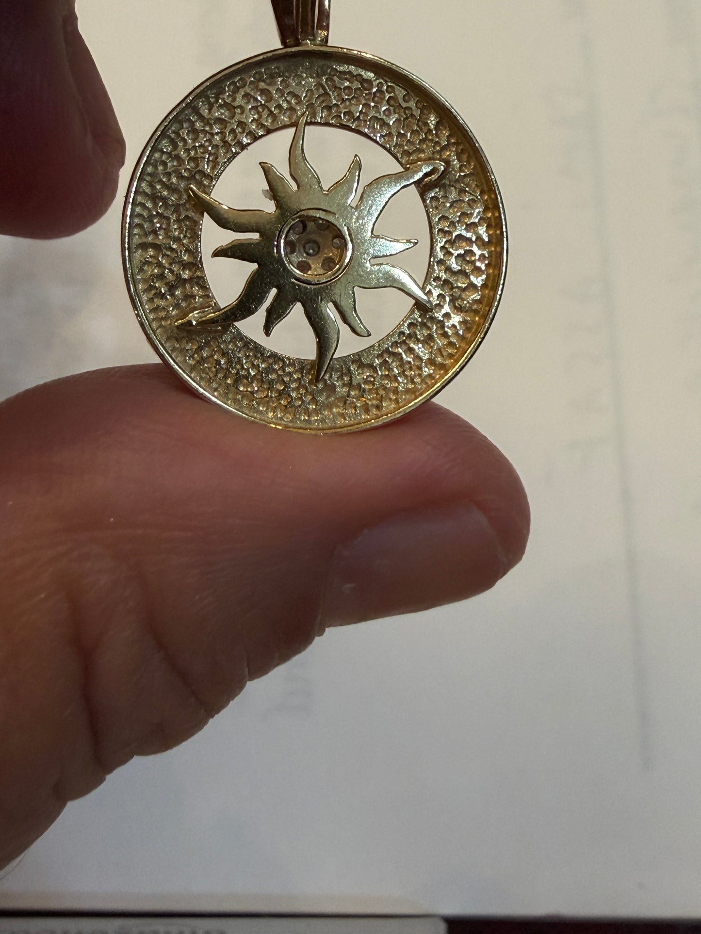 9ct vintage astrology pendant / charm with diamond sun 2.69g