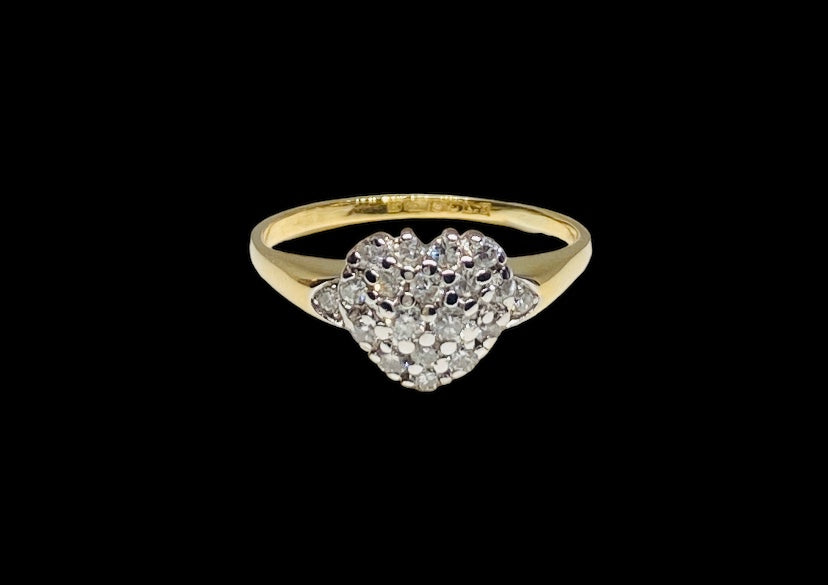 18ct vintage diamond heart ring size M 1/2