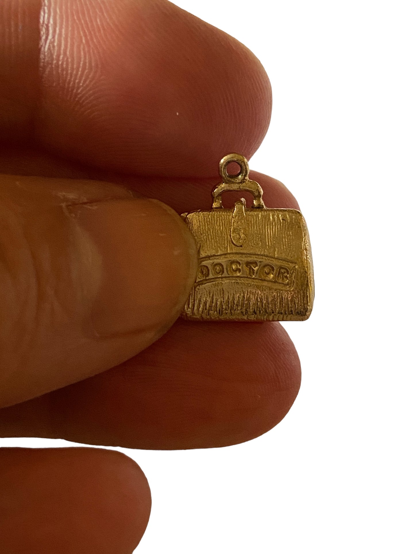 9ct vintage Doctors bag charm opening. yellow gold 4.0g