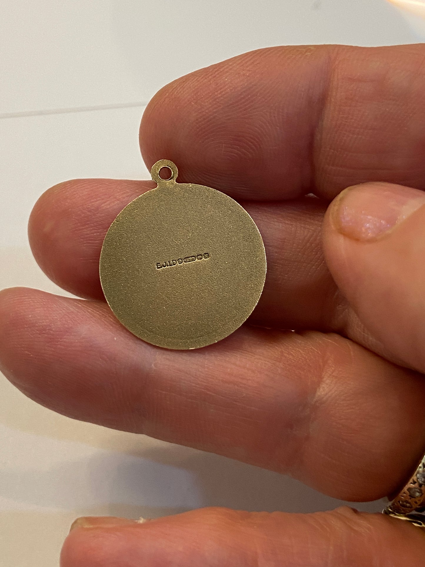 9ct vintage guardian angel charm circa 1972 3.3g