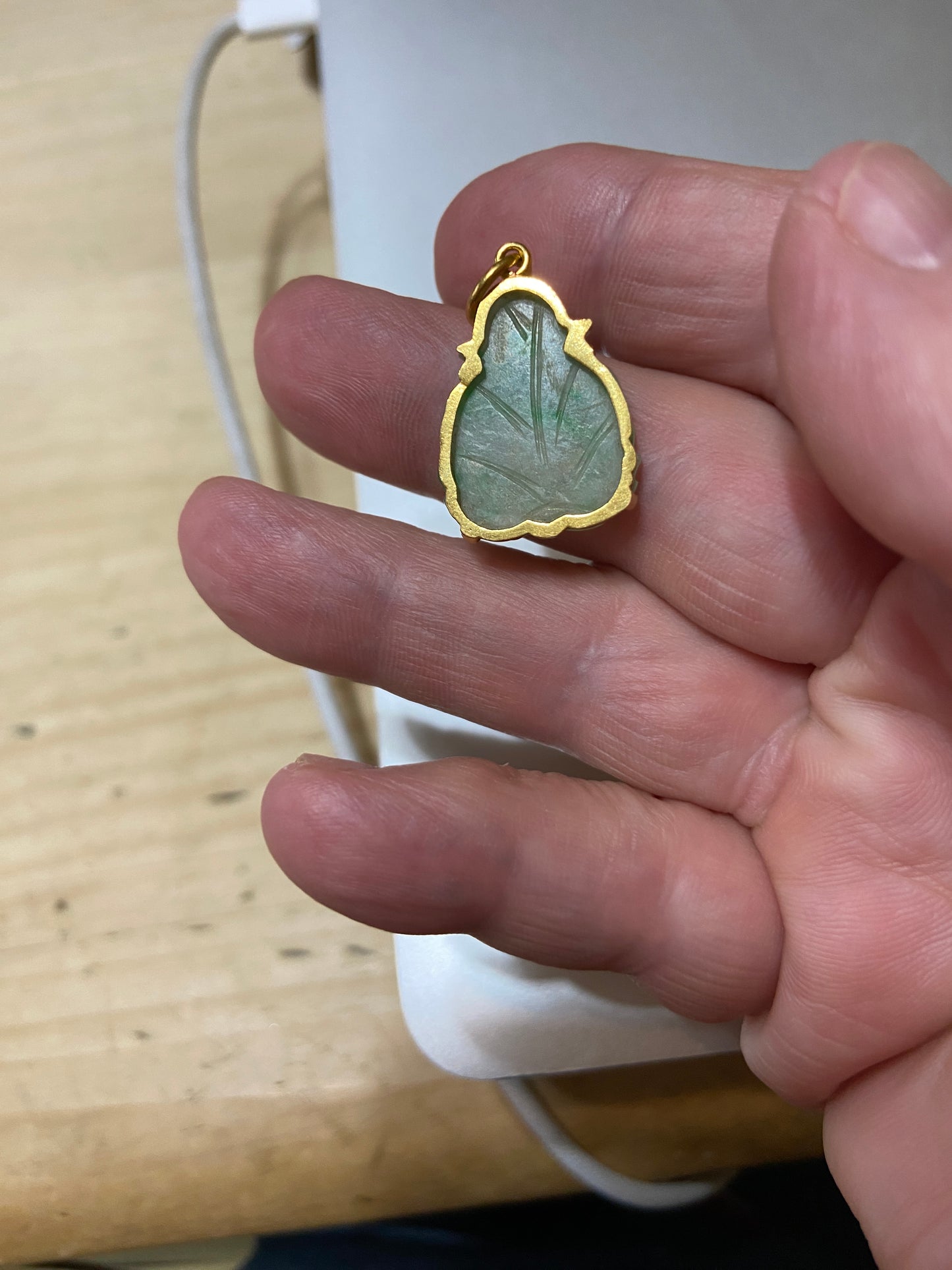 18ct jade sitting buddha charm / pendant