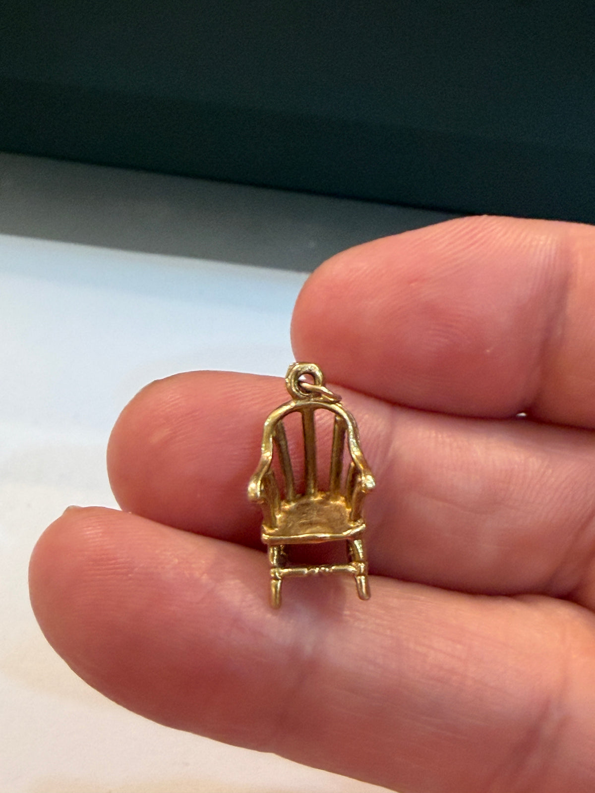 9ct vintage chair charm, 1.33g