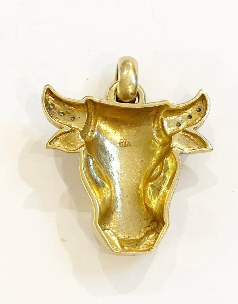 9ct vintage bull / taurus pendant with diamond horns 4.9g