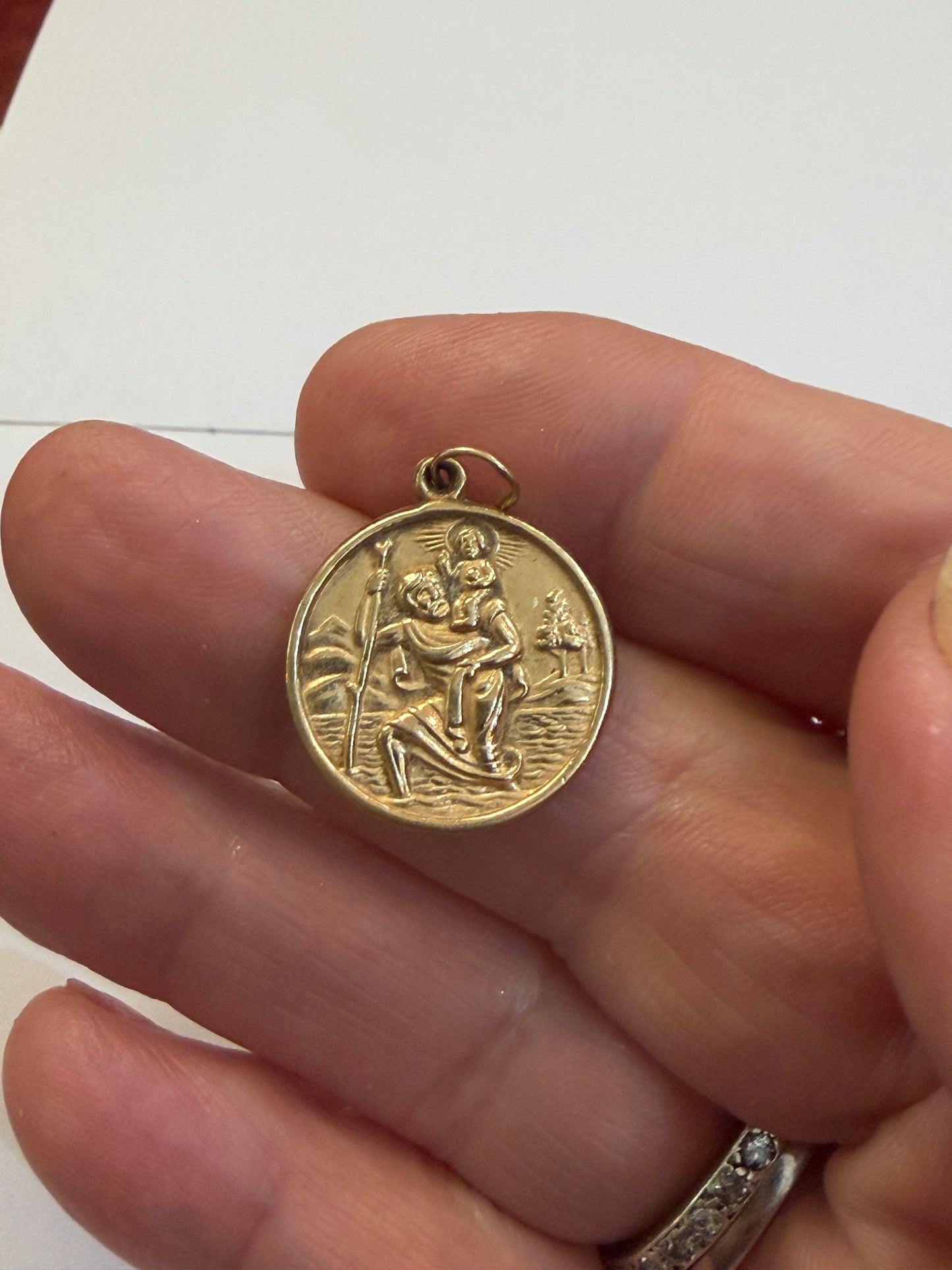 9ct st christopher charm / pendant with keep me safe on the reverse.