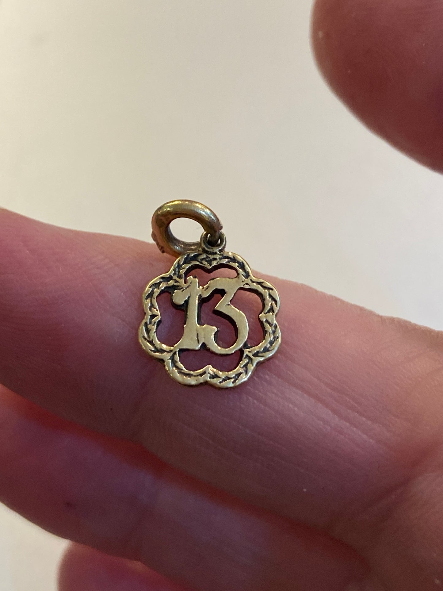 14ct 585 vintage lucky 13 charm / pendant