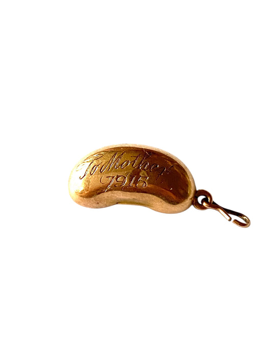 15ct Lucy bean charm inscribed 'to mother 1915' 1.3g