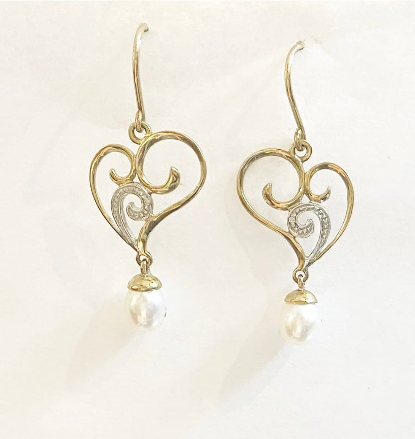 9ct 375 vintage / pre loved diamond and pearl drop earrings