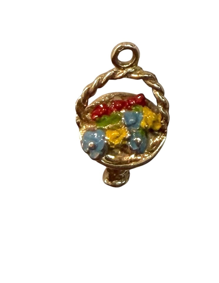 9ct vintage basket of flowers charm. 2.54g