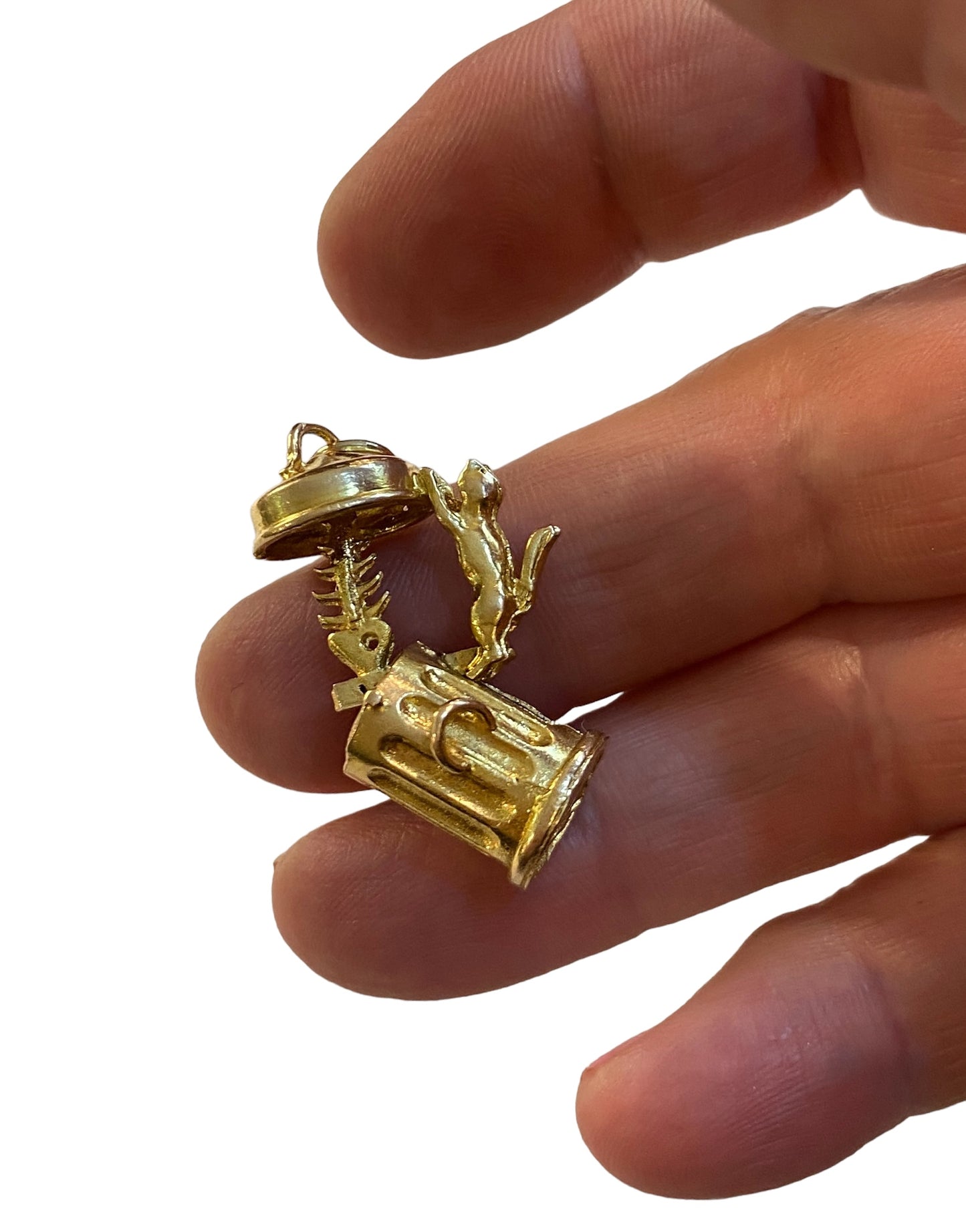 9ct vintage cat and bin charm opening with fish , circa London 1962