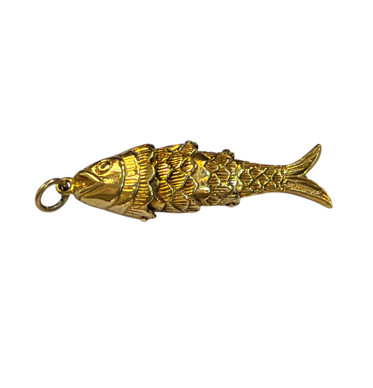 9ct vintage articulated fish charm circa 1968. 4.70g