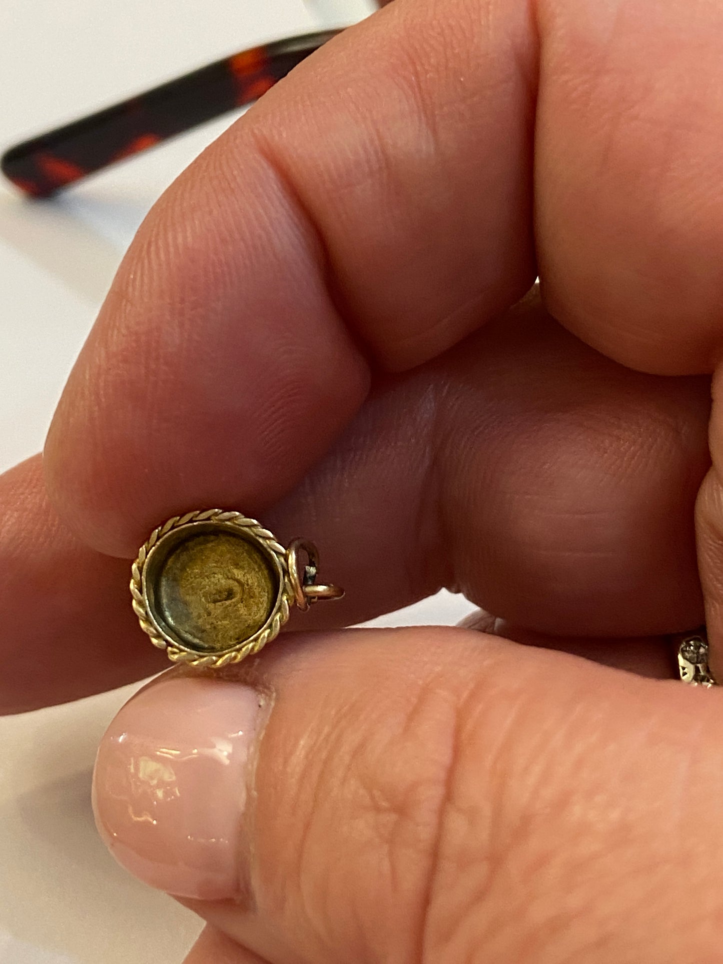 9ct vintage mug/ tankard / cup charm